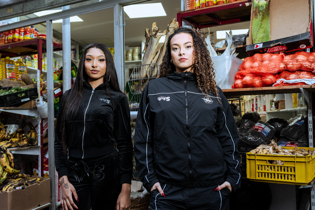 Ensemble femme “Peau de Pêche” – Noir (hoodie zippé + pantalon)