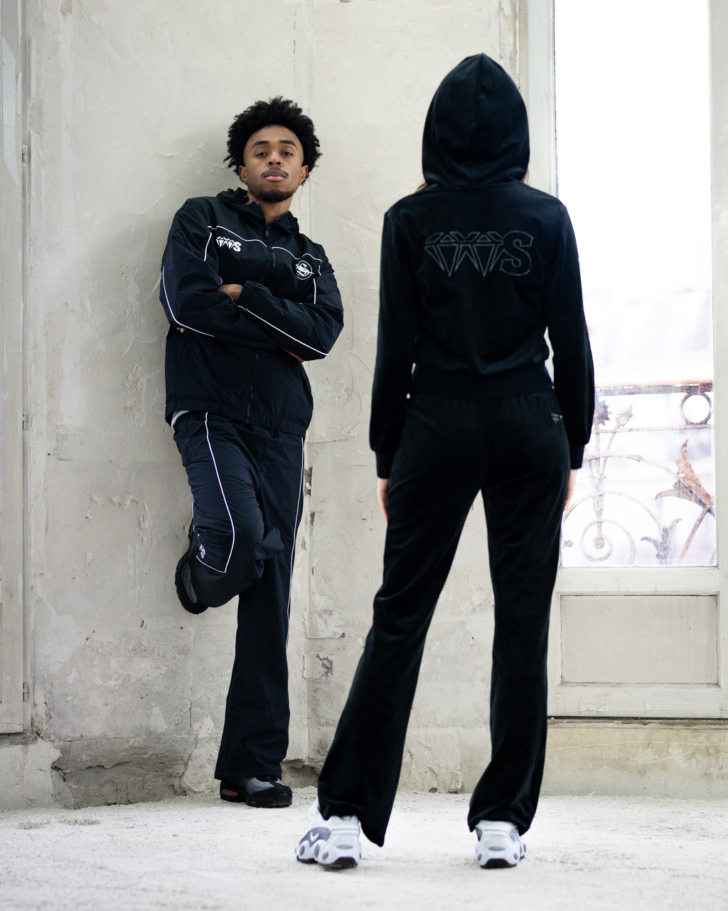 Ensemble femme “Peau de Pêche” – Noir (hoodie zippé + pantalon)