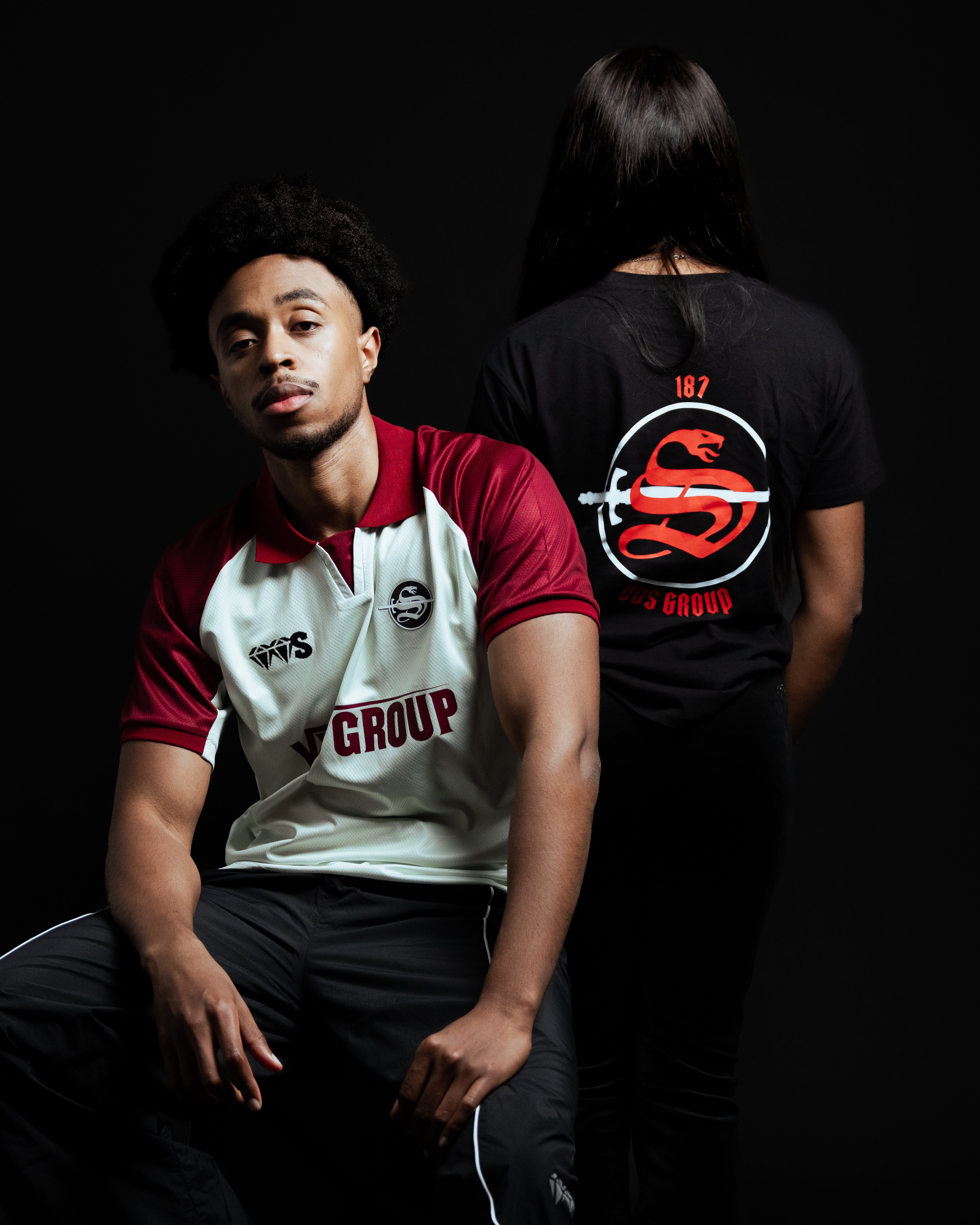 T-shirt “VVS” Noir – Logo Rouge